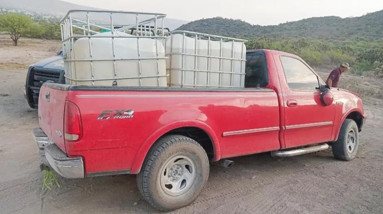 Abandonan camionetas cargadas con 7 mil litros de huachicol en Hidalgo