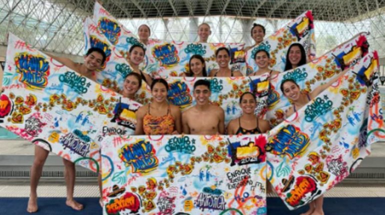 Equipo mexicano de natación artística vende toallas para reunir recursos para París 