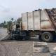 Un herido, daños materiales y cierre de carretera deja choque de recolector de basura