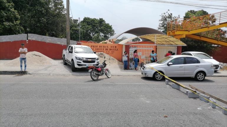 Padres de familia bloquean por 5 horas la Cárdenas-Huimanguillo