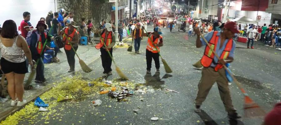 46 toneladas de basura dejaron asistentes al Desfile de Carros Alegóricos