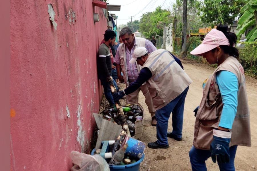 Recogen casi 22 toneladas de cacharros que eran criaderos potenciales de mosquito en Nacajuca