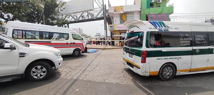 Muere hombre en colonia Centro tras ser golpeado por transporte público 