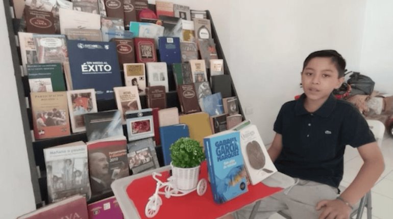 Niño tabasqueño tiene 11 años y ya leyó más de 300 libros