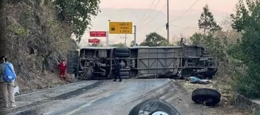 Camión con peregrinos sufre accidente en Edomex; hay 18 muertos y más de 20 heridos