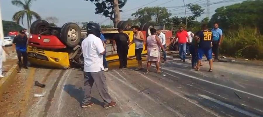 ¡Tragedia! 4 muertos y 18 heridos deja volcadura en la Macuspana - Villahermosa