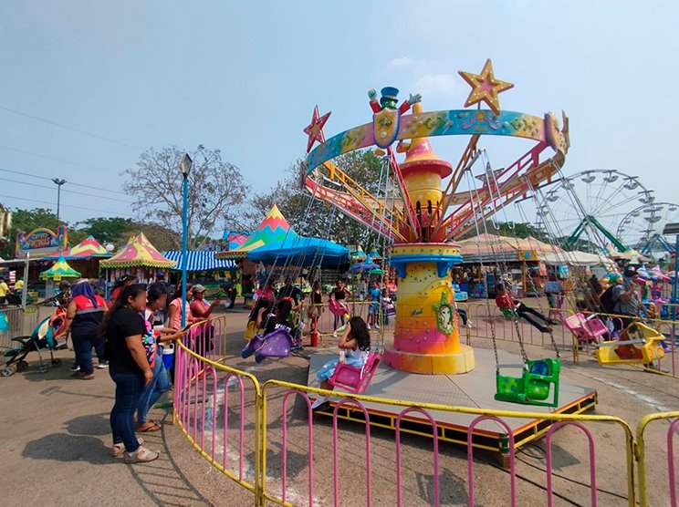 Pese a altas temperaturas, celebran el Día del Niño en la Feria Tabasco