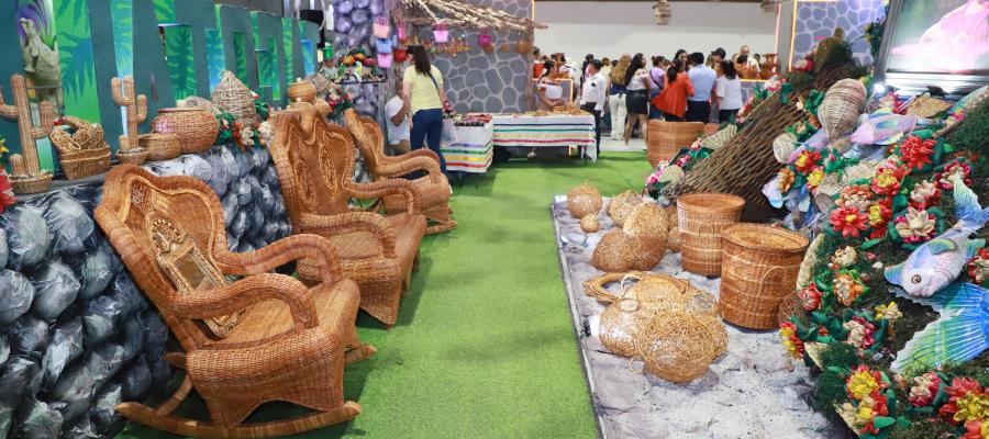 Destaca Tacotalpa expresión artesanal en inauguración de Stand