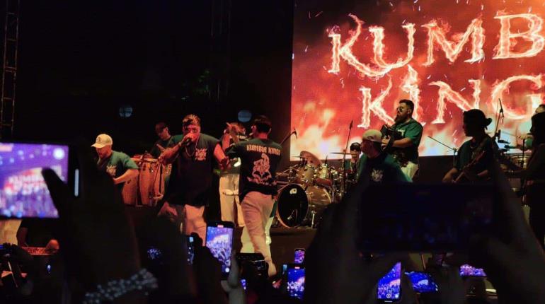 ¡Ku kuuu! Kumbia Kings abarrota el Teatro del Pueblo