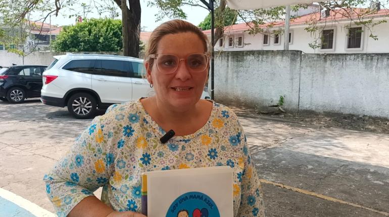 Madre de niño autista, se certifica como maestra sombra para garantizar acceso a la educación básica de su hijo