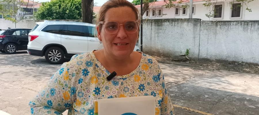 Madre de niño autista, se certifica como maestra sombra para garantizar acceso a la educación básica de su hijo