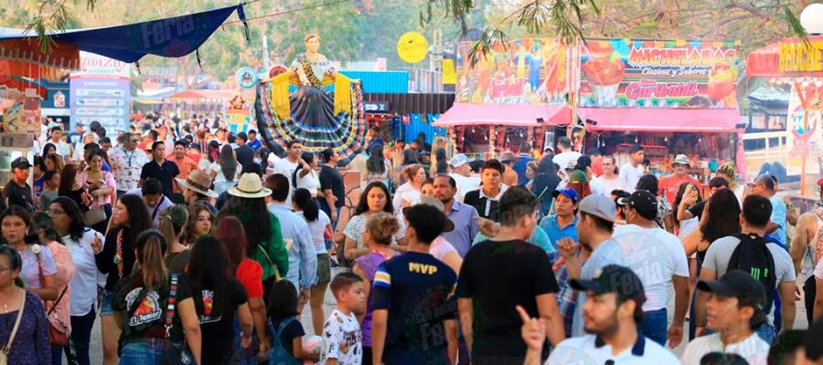 Reporta Comité de Feria Tabasco asistencia promedio diaria de hasta 200 mil visitantes