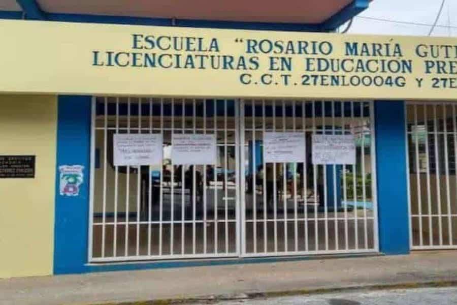 Se inconforman maestros de educación preescolar por anuncio de cambio de turno Se inconforman maestros de educación preescolar por anuncio de cambio de turno