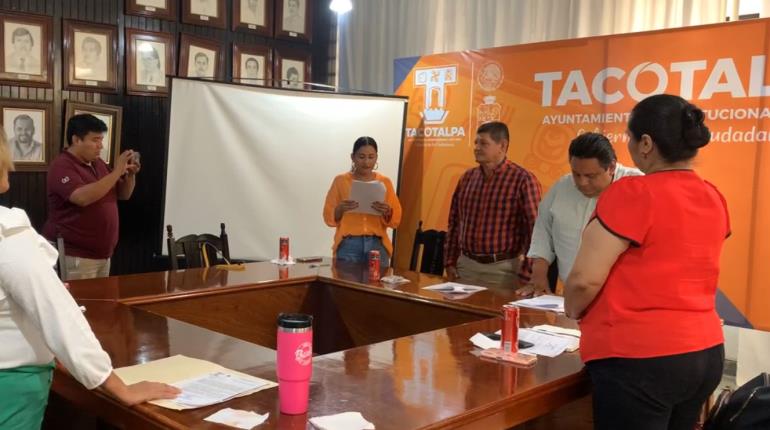 Deja hermana de Ricki Arcos alcaldía de Tacotalpa y asume el suplente Edel Pérez Galicia