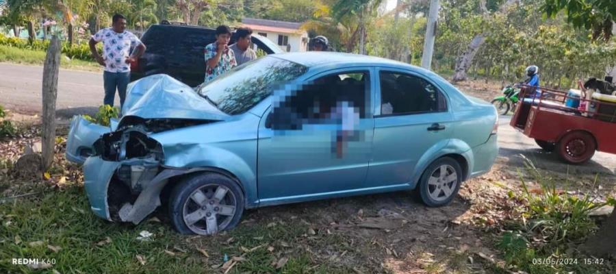 Ejecutan a mujer a bordo de su vehículo en Comalcalco