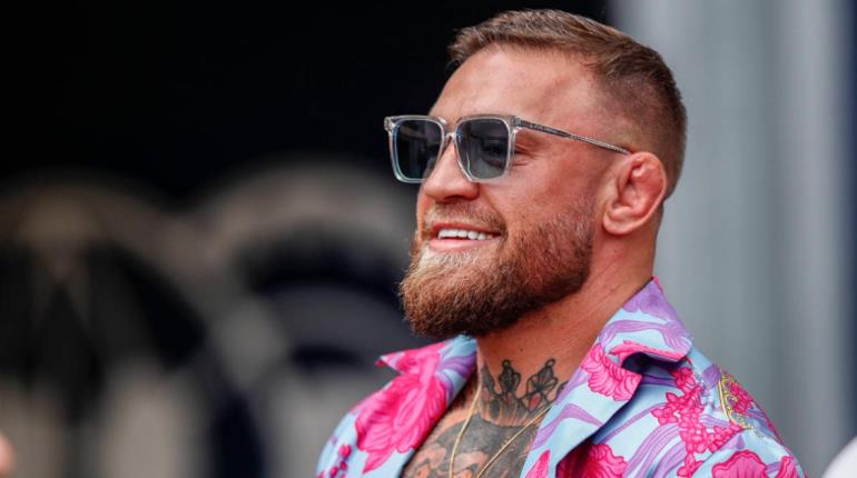 Conor McGregor llama perra a Canelo y lo invita a boxear sin guantes con De la Hoya