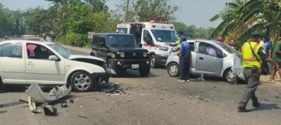 3 lesionados, uno de gravedad, deja aparatoso accidente vehicular en Cunduacán