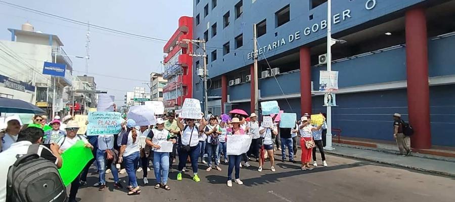 ¡Bloquean Méndez por 5 horas! Maestros de Telebachillerato Comunitario piden basificación