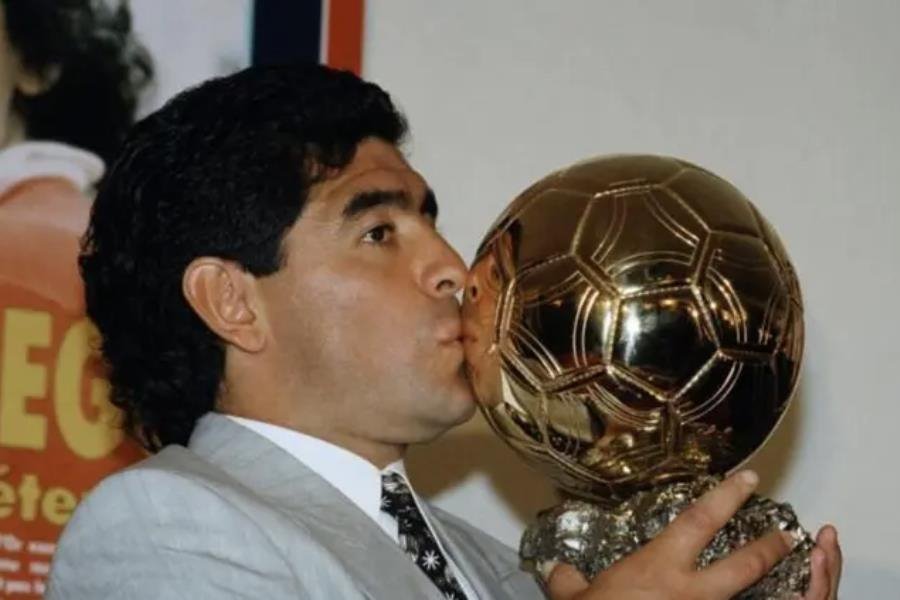 Balón de Oro de Diego Maradona de 1986 será subastado en Francia