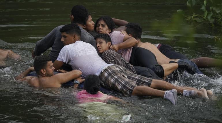 AP, NY Times, Washington Post y otros, ganan Premios Pulitzer al mejor periodismo