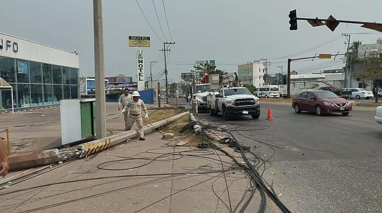 Continúan labores para retirar cables y postes de Periférico