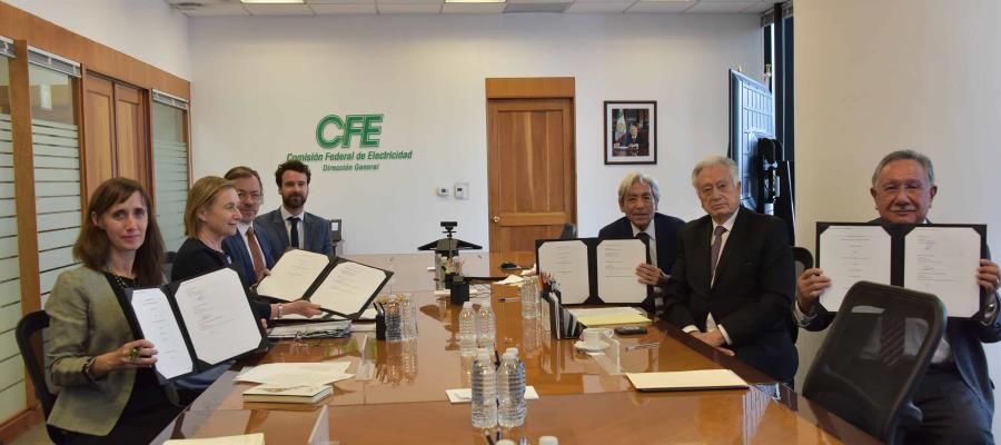 CFE anuncia construcción de primera central solar flotante en AL con crédito de una agencia francesa