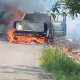 Se incendia camioneta por cortocircuito en Teapa