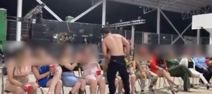 Con stripper, celebran a mamás de colegio católico de Hermosillo, Sonora