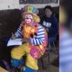 Joven en Guatemala presenta examen vestido de payaso