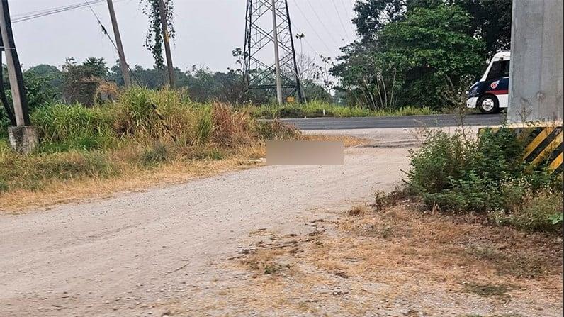 Dejan cuerpo descuartizado junto a "narcomensaje" en Comalcalco