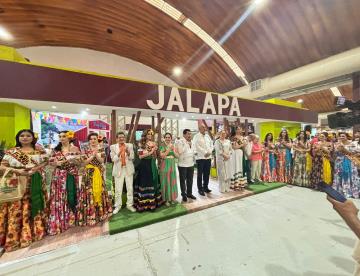 Destaca Jalapa riquezas productivas, artesanales y gastronómicas en su stand de la Feria