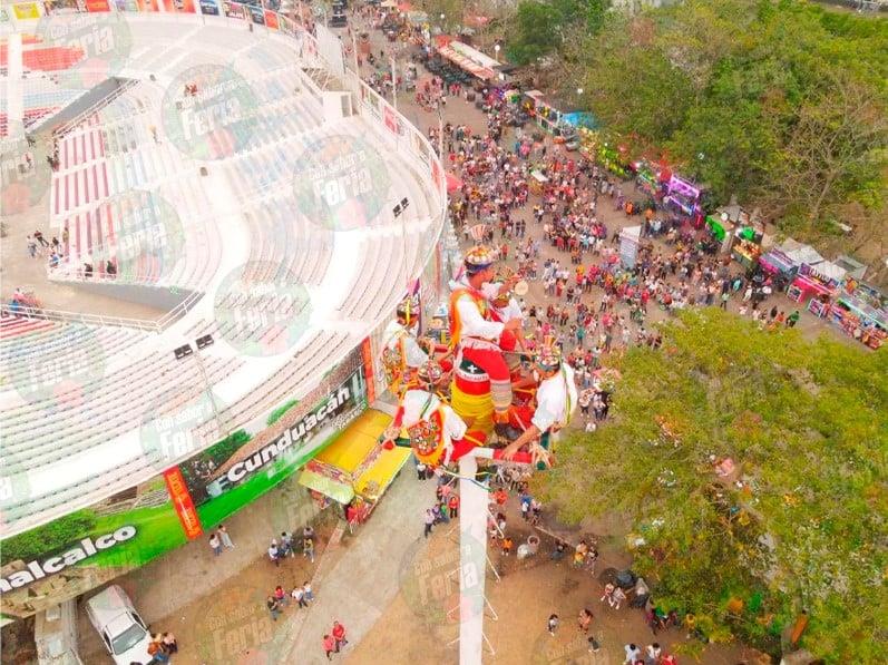 Voladores de Papantla, ceremonia ancestral que llegó nuevamente a la Feria Tabasco