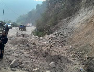 Sismo en Chiapas deja derrumbes y daños en infraestructura en Guatemala