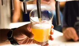 Gobierno federal no contempla modificar el IEPS a bebidas alcoh&oacute;licas: Sheinbaum