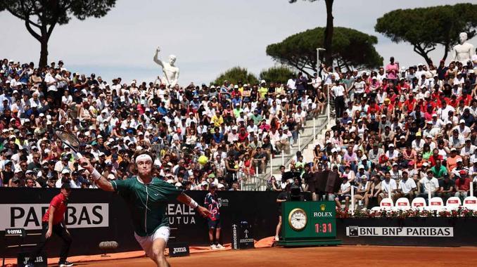 Ambientalistas irrumpen en Masters de Roma y obligan a la suspensión de juegos