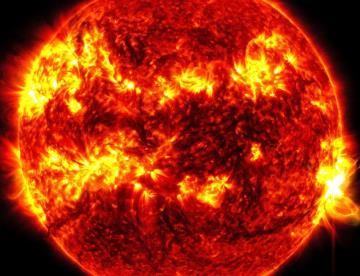 El Sol produce su llamarada más grande desde 2005; estalló en una zona alejada de la Tierra