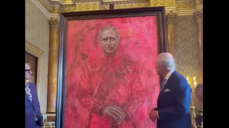 Devela rey Carlos III su primer retrato oficial tras coronación