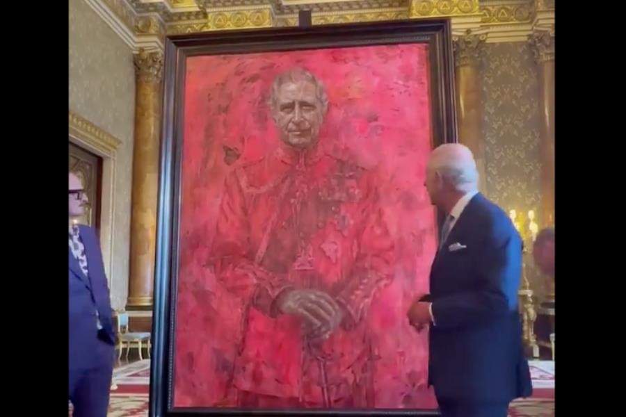 Devela rey Carlos III su primer retrato oficial tras coronación