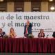 Basificación de 960 mil maestros y pensiones al 100%, promete Obrador a maestros en reunión