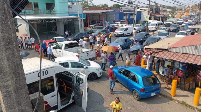 Recurren tabasqueños a bloqueos por falta de luz