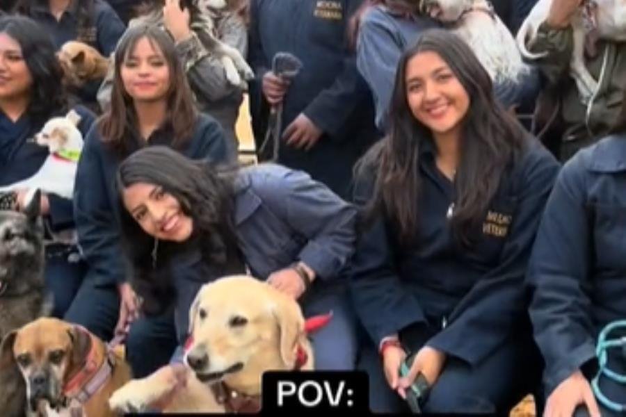 Estudiantes de veterinaria invitan a sus mascotas a foto de generación