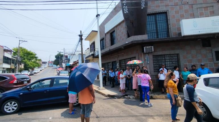 Un bloqueo más por fallas de luz; ahora fueron colonos de la Nueva Villahermosa