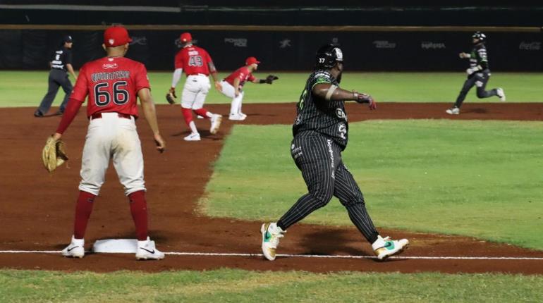 Olmecas blanquea 3-0 a Piratas de Campeche y suma una serie más