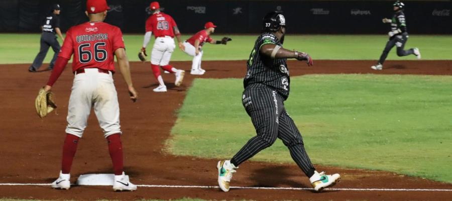 Olmecas blanquea 3-0 a Piratas de Campeche y suma una serie más