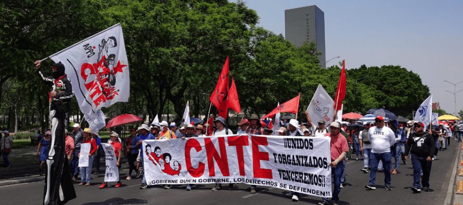 CNTE mantendrá plantón en el Zócalo; rechaza aumento salarial del 10% 