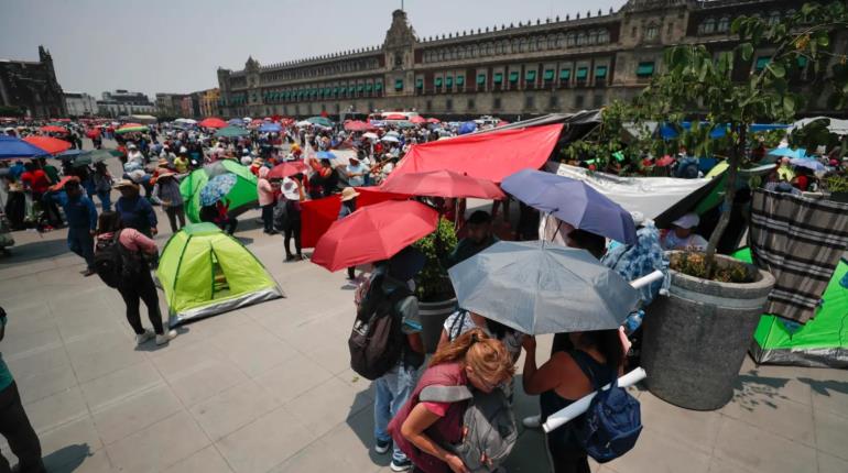 Rechaza AMLO haberle pedido a CNTE obstaculizar evento de Marea Rosa