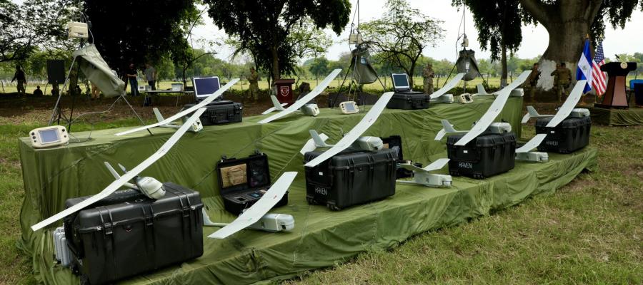 EE. UU. dona drones a El Salvador para vigilar los "cruces ilegales" de migrantes