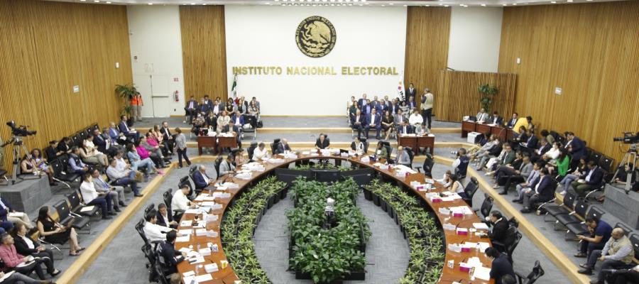 Coinciden consejeros del INE en que nadie puede apropiarse del color rosa