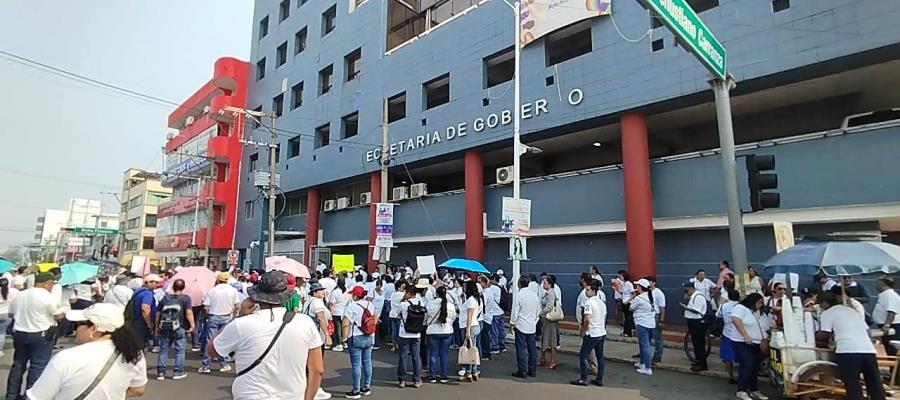 Con bloqueo en Avenida Méndez, STSEMT exige tomas de nota de nuevos agremiados