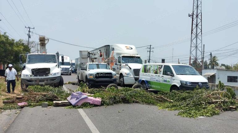 Bloquean la Frontera - Villahermosa habitantes de Ocuiltzapotlán